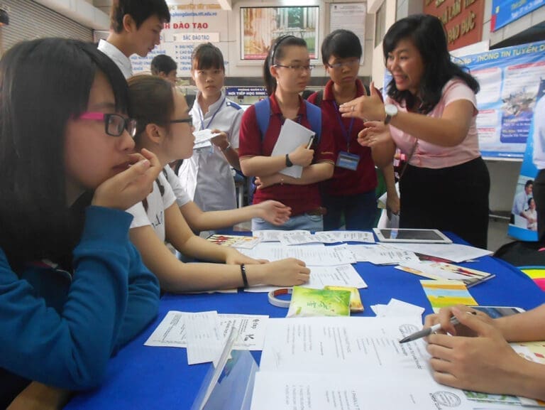 Ds nha thuoc tot tu van dao tao tai dai hoc nguyen tat thanh 12