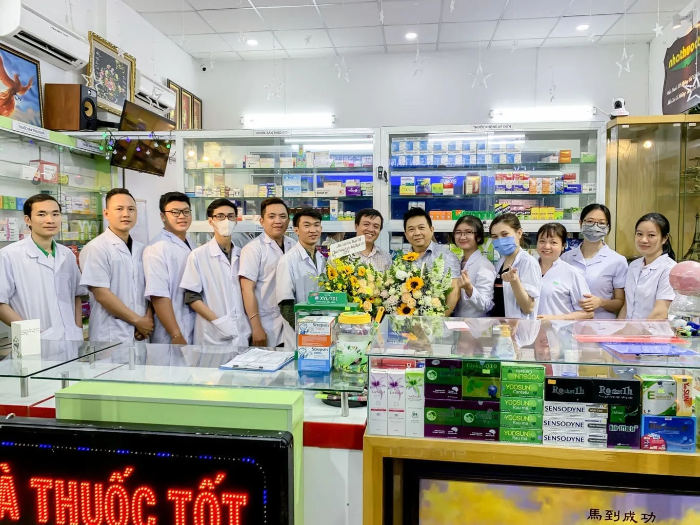 Cac Ds bs nhathuoctot chao mung ngay nha giao viet nam 27.2.2020 4 FILEminimizer