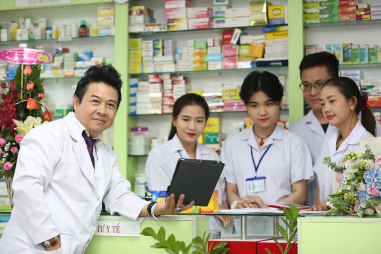 thay-phu-voi-cac-ban-duoc-si-nhathuoctot