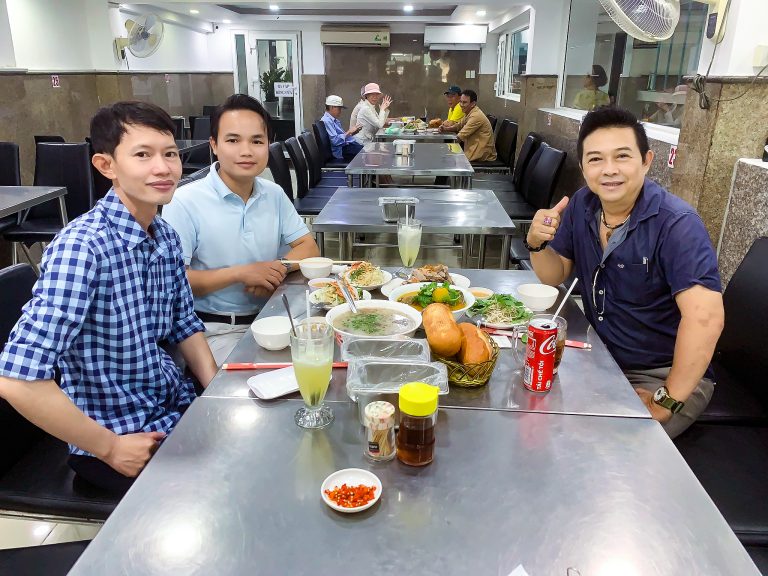 HỘI HỌP CUỐI TUẦN CÙNG CÁC HỌC TRÒ