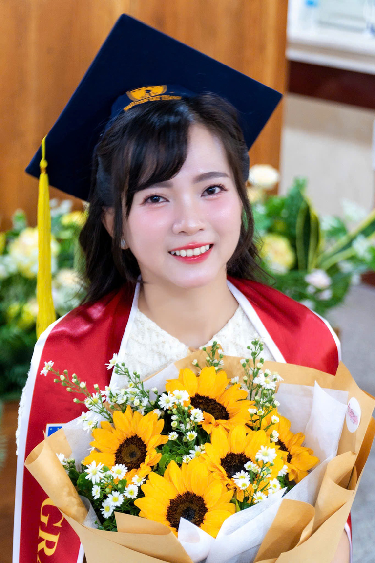 Hành trình mới của tân Dược sĩ Vạn Ngọc