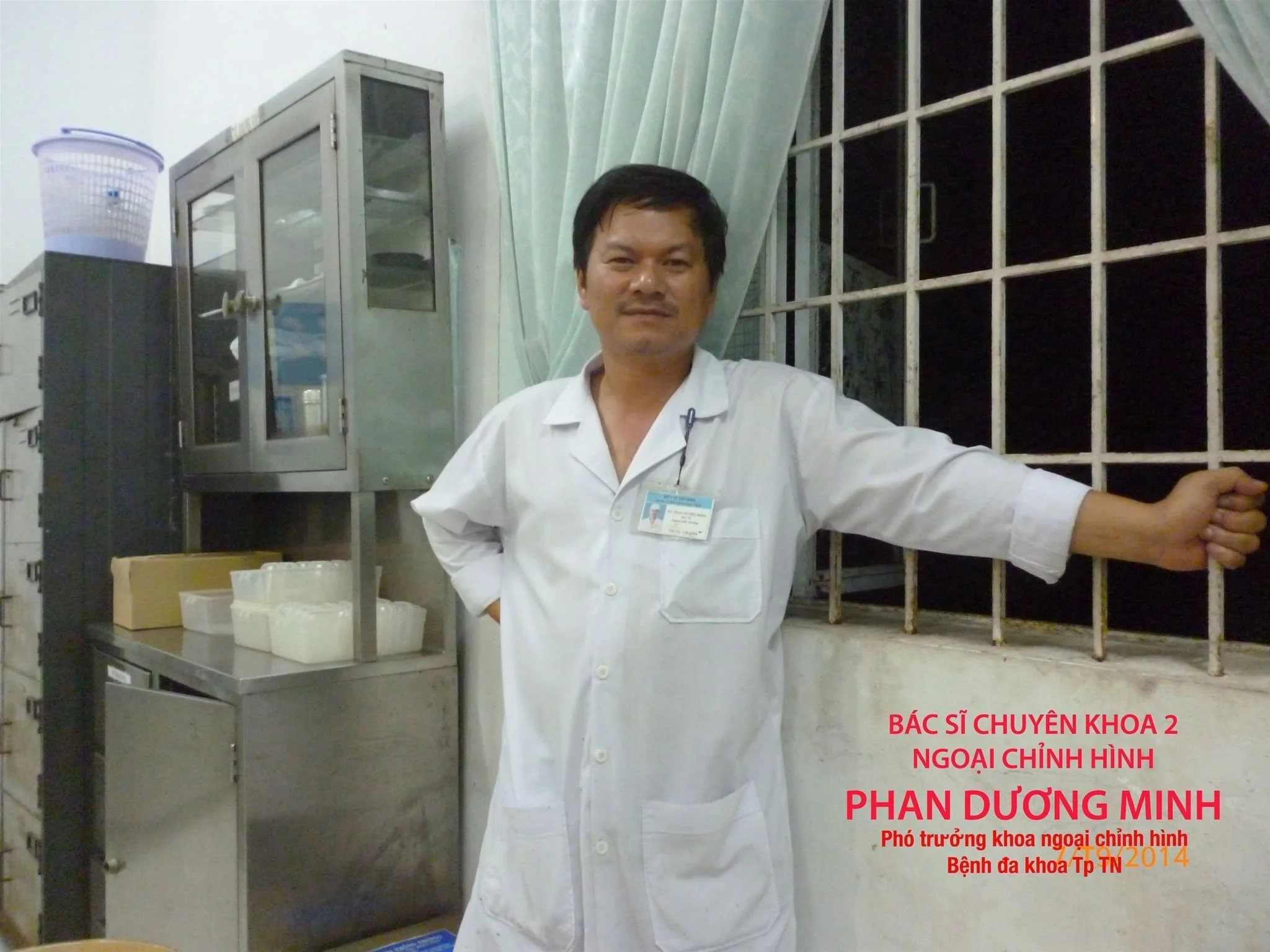 Bác sĩ Phan Dương Minh , trưởng khoa ngoại chỉnh hình bệnh viện đa khoa Tây Ninh